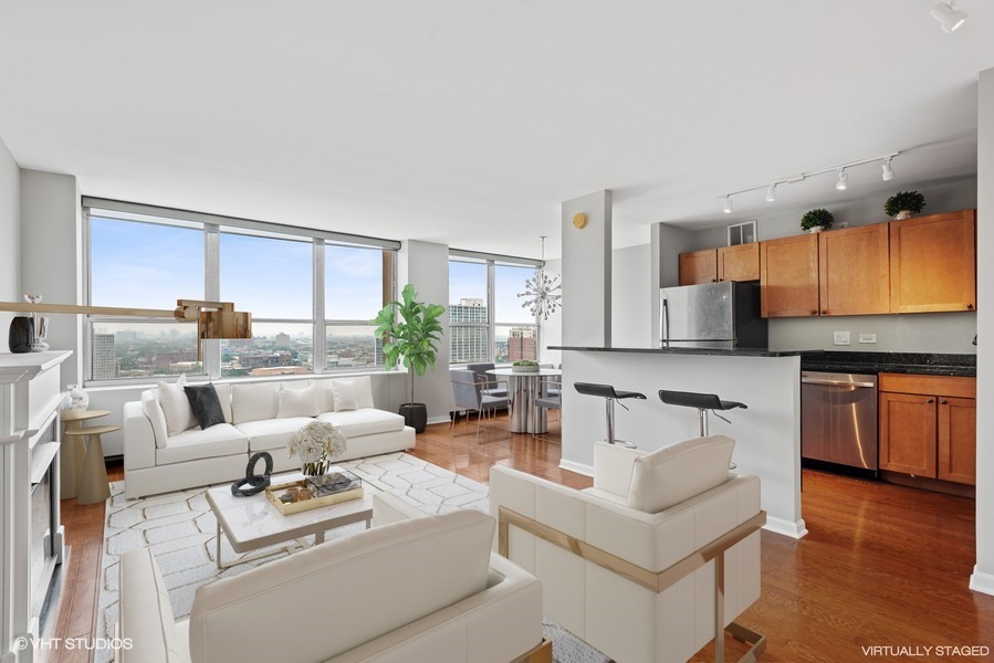 655 W IRVING PARK Road #1813, Chicago, IL 60613