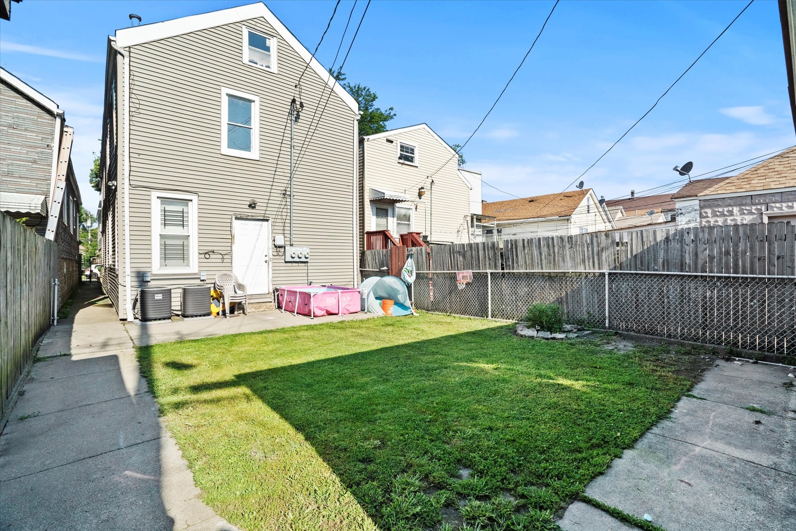 4731 S Laflin Street #2, Chicago, IL 60609
