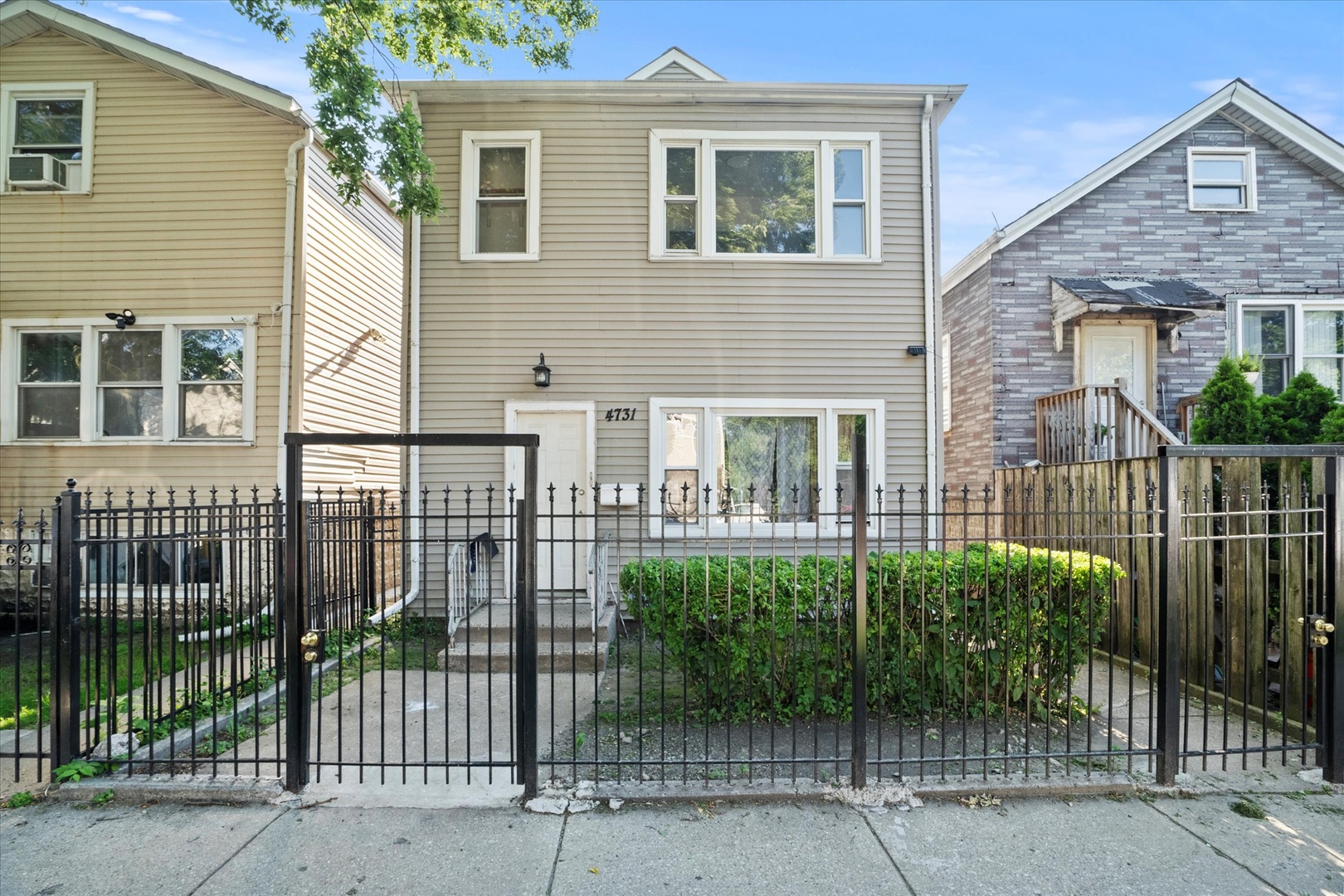 4731 S Laflin Street #2, Chicago, IL 60609