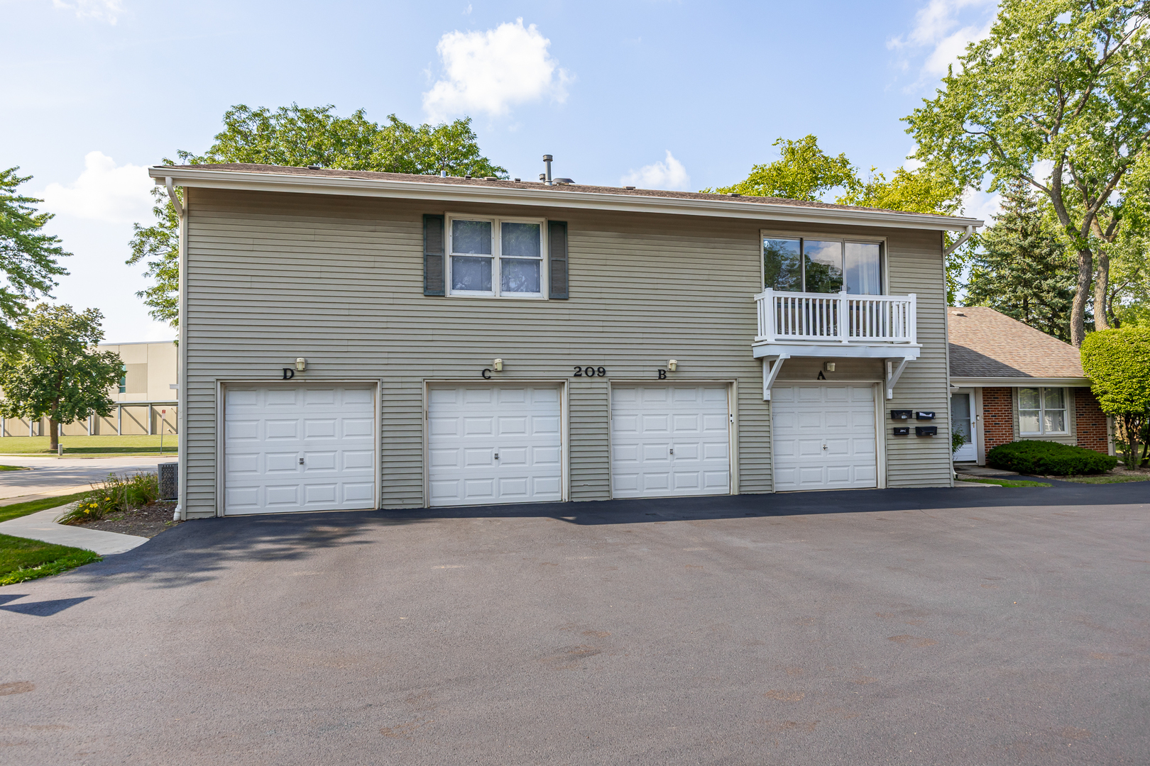 209 Amherst Court #C, Bloomingdale, IL 60108