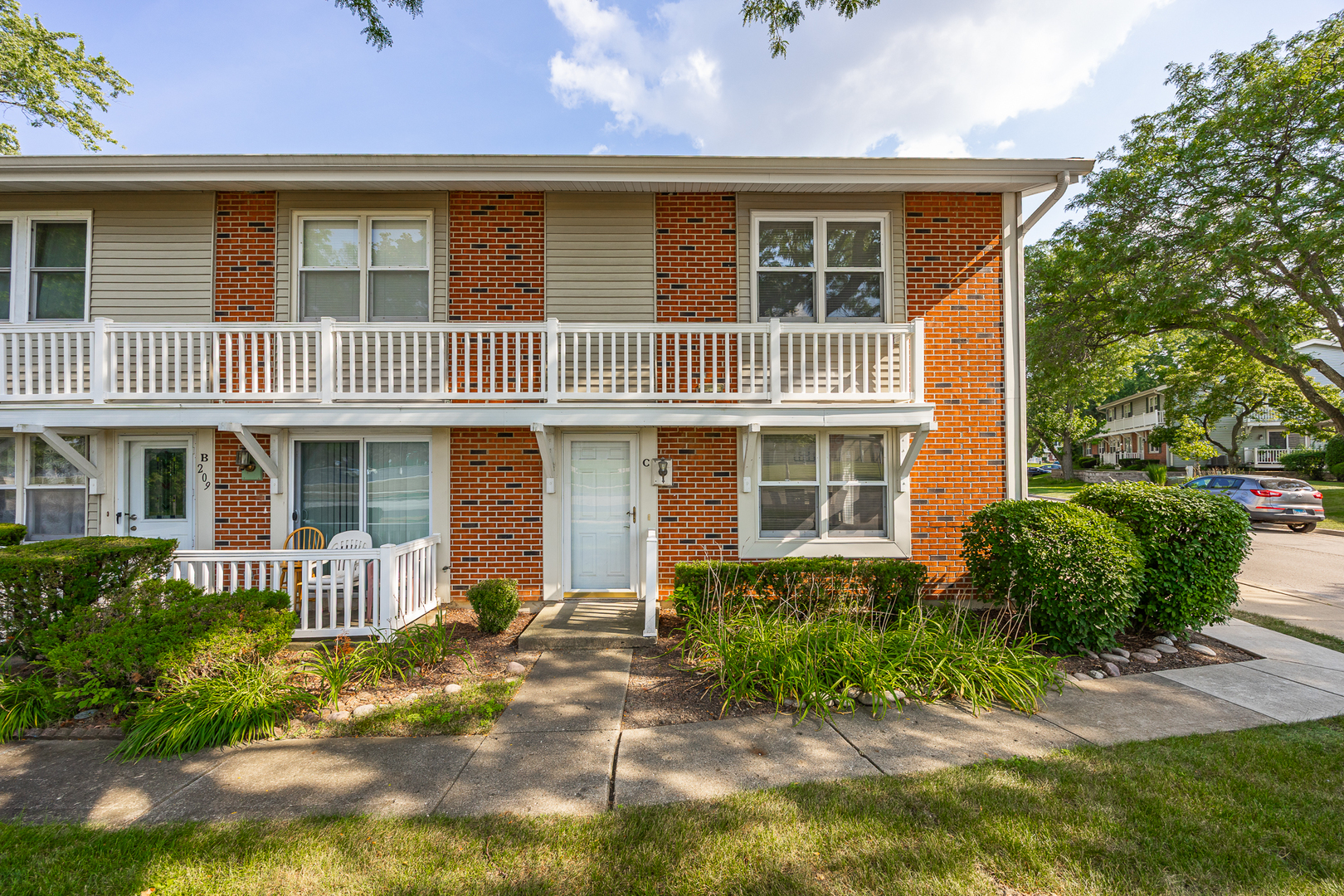 209 Amherst Court #C, Bloomingdale, IL 60108