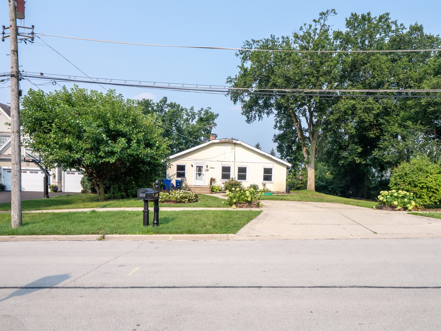 2022 Stoddard Avenue, Wheaton, IL 60187