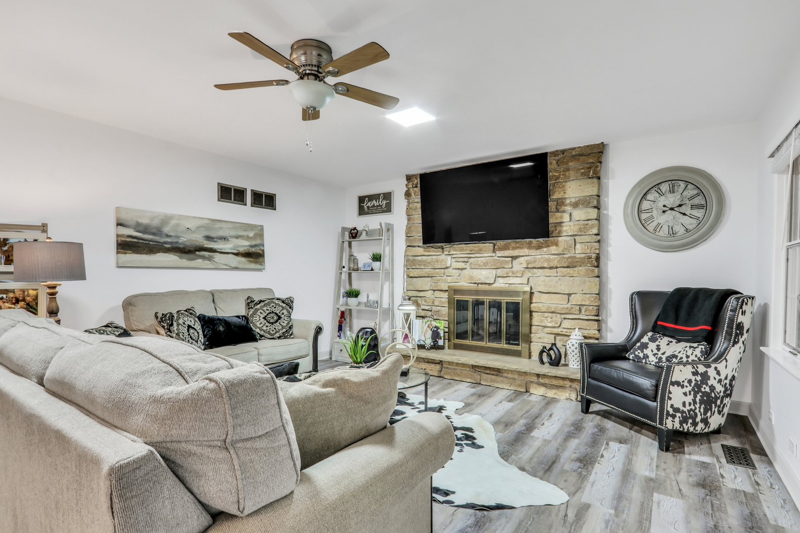 2310 Malik Court, Glenview, IL 60025
