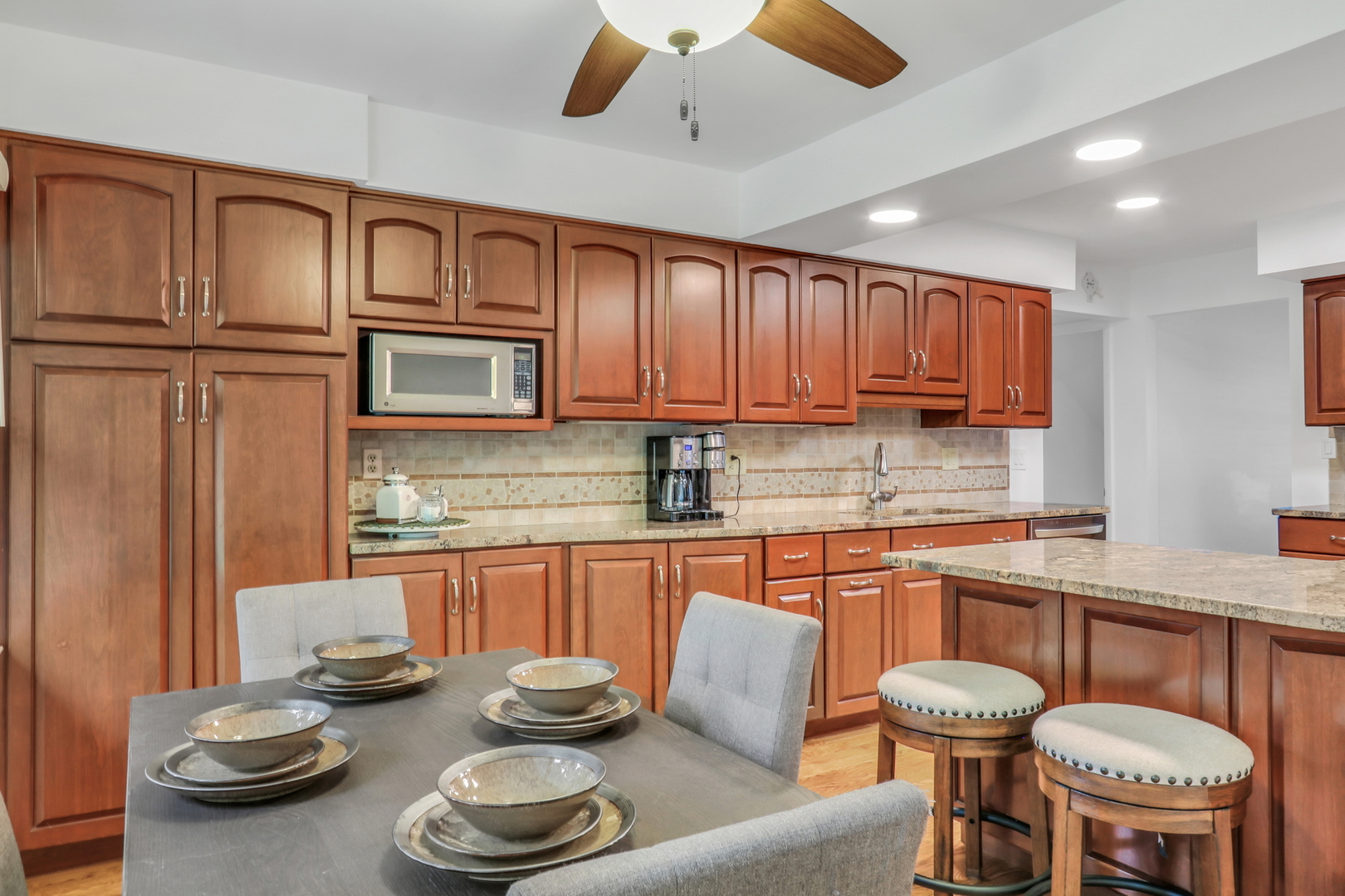 2310 Malik Court, Glenview, IL 60025