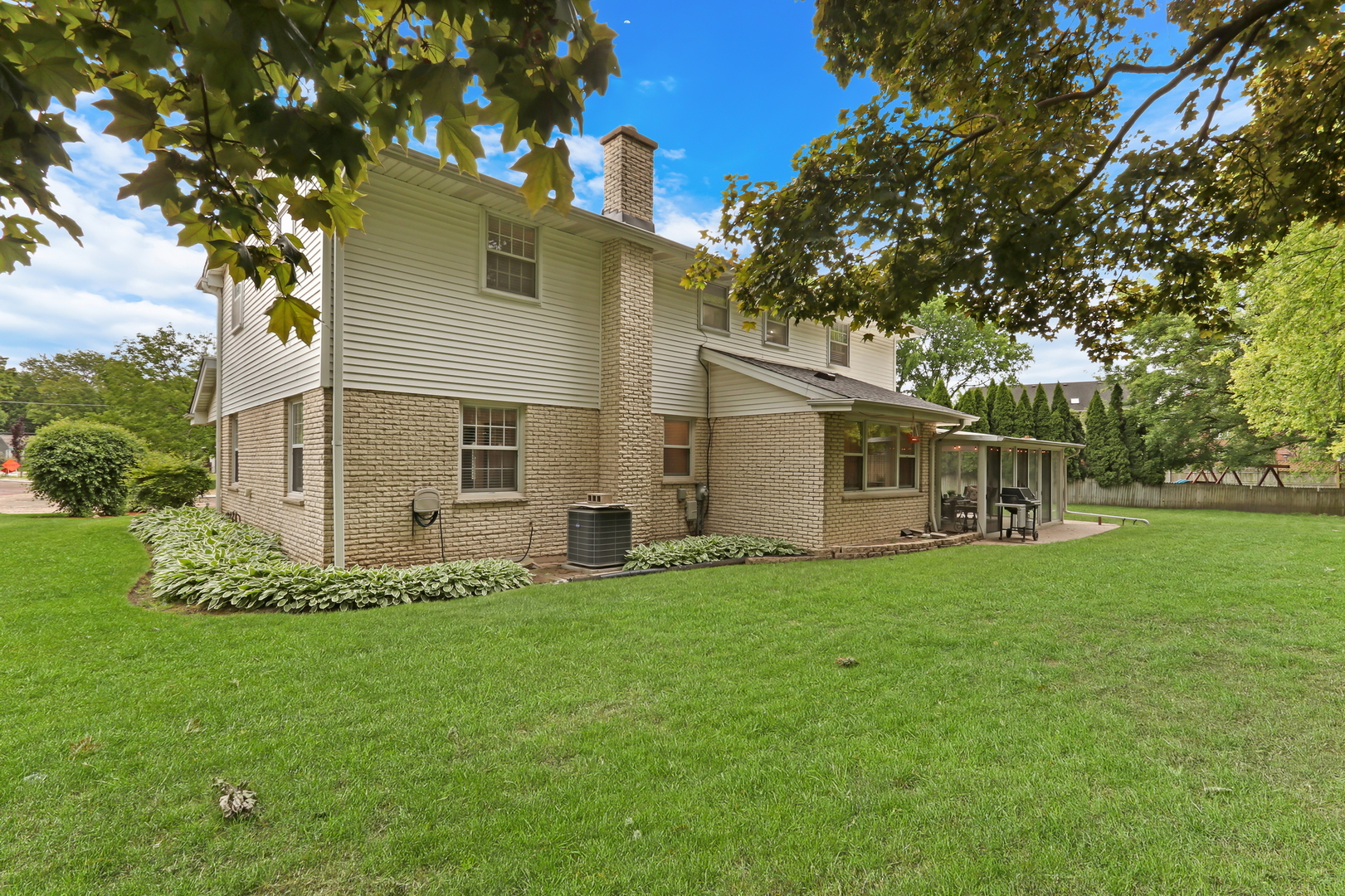 2310 Malik Court, Glenview, IL 60025