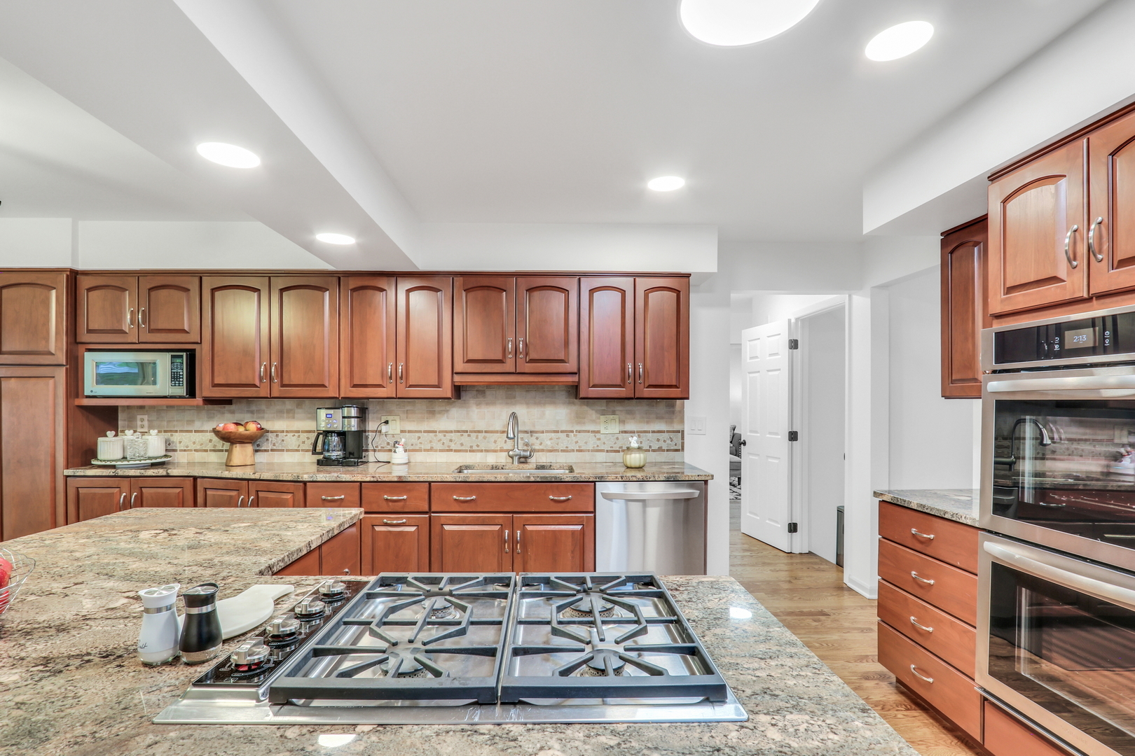 2310 Malik Court, Glenview, IL 60025