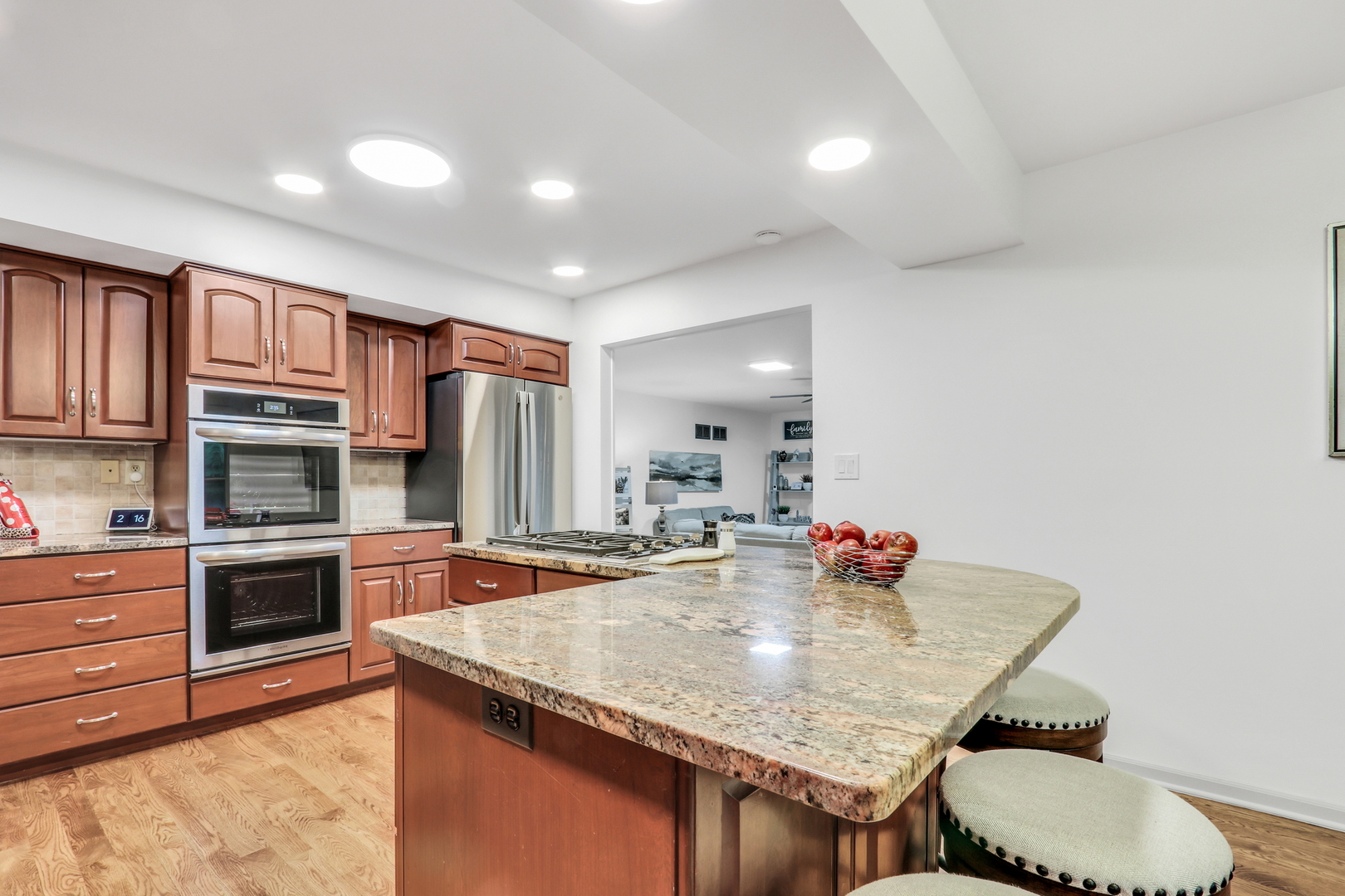 2310 Malik Court, Glenview, IL 60025