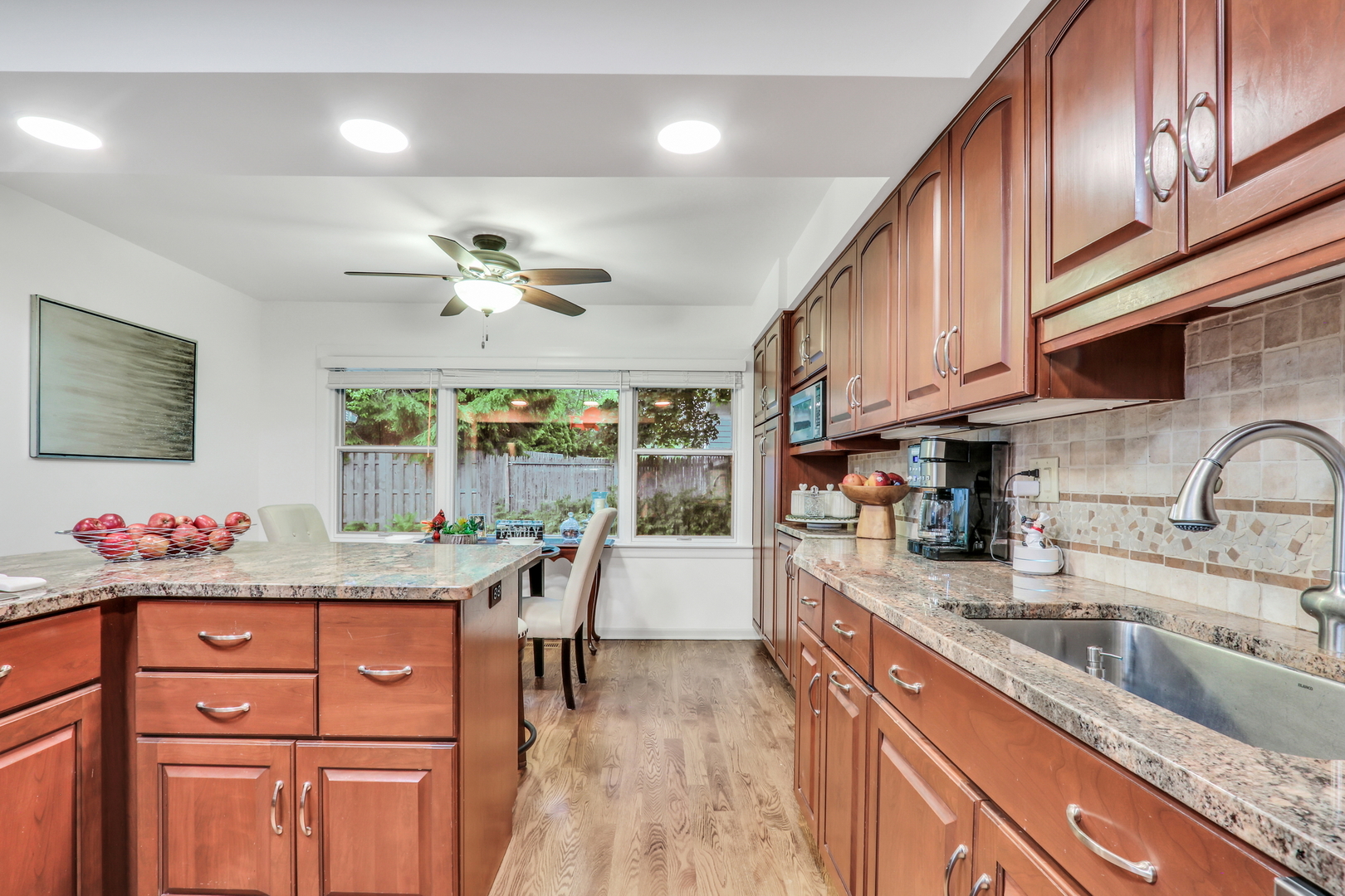 2310 Malik Court, Glenview, IL 60025