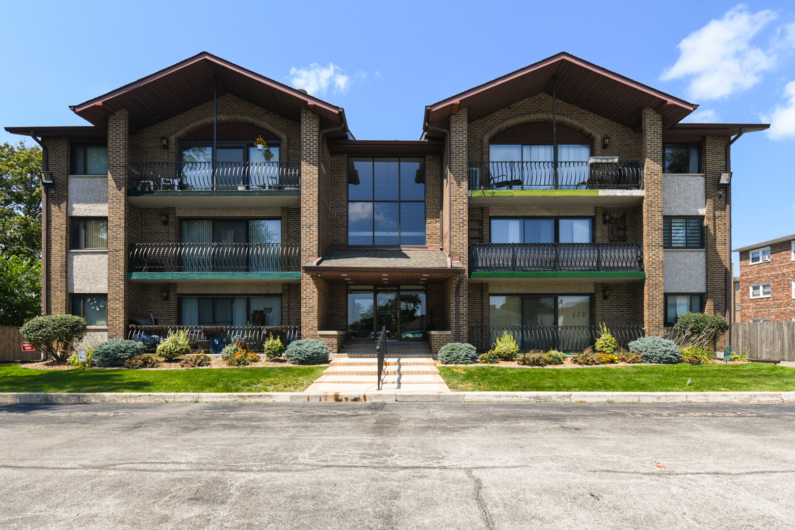 9051 S Roberts Road #307, Hickory Hills, IL 60457