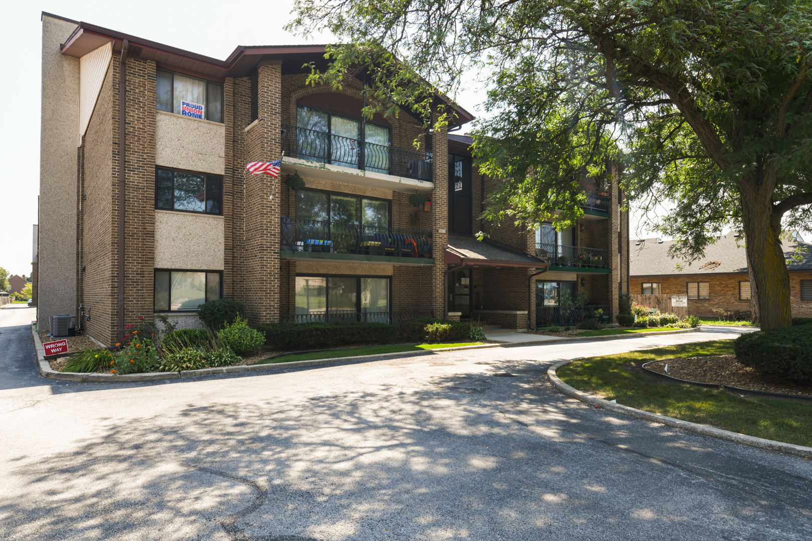 9051 S Roberts Road #307, Hickory Hills, IL 60457