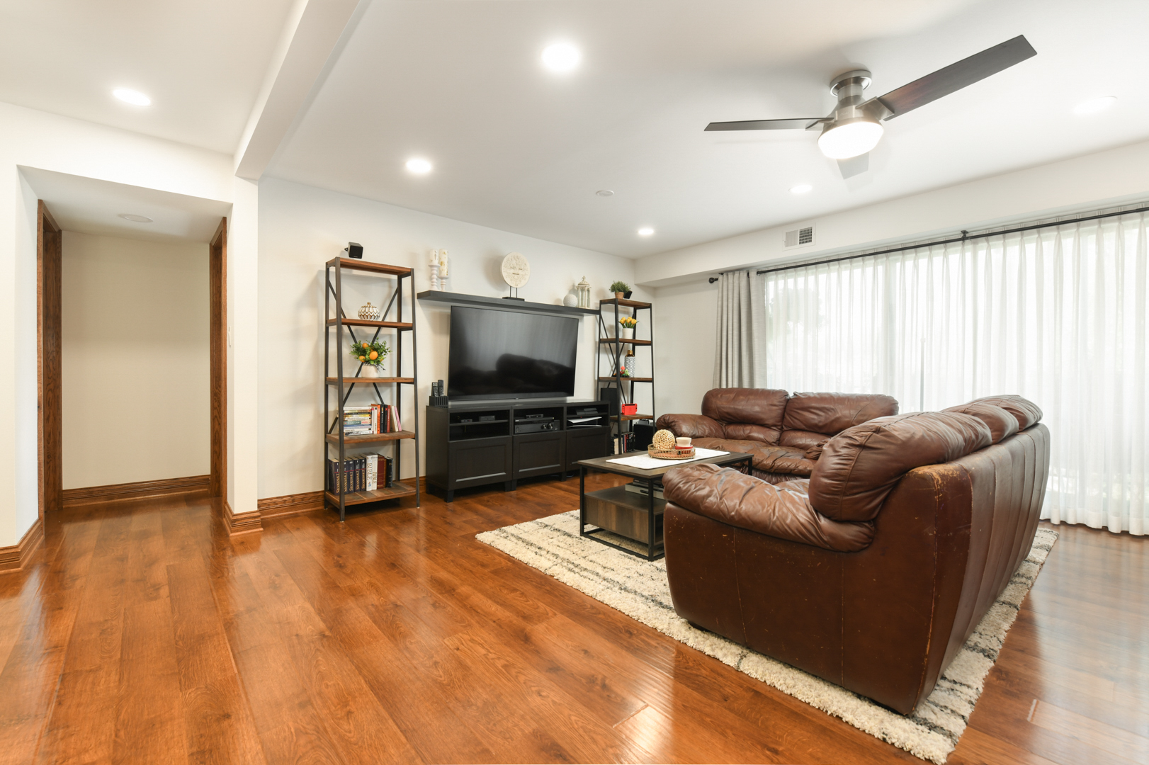 9051 S Roberts Road #307, Hickory Hills, IL 60457
