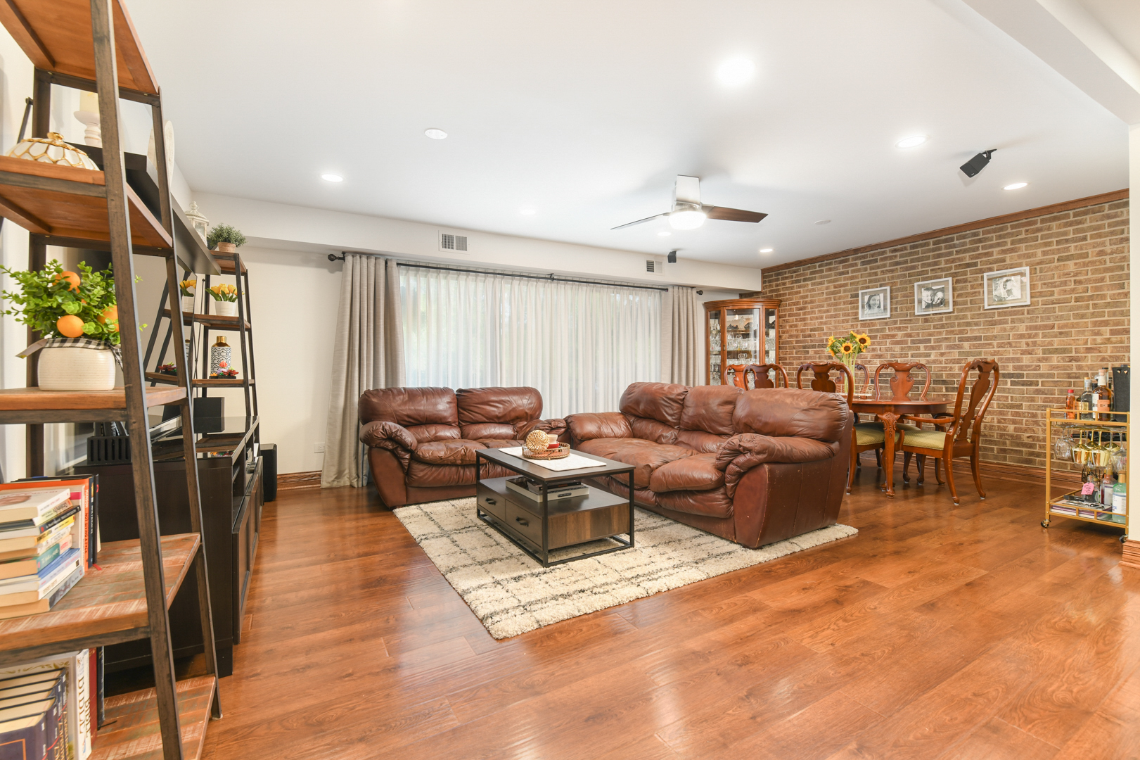 9051 S Roberts Road #307, Hickory Hills, IL 60457