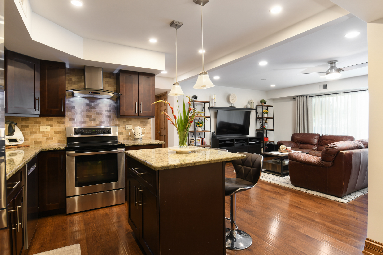 9051 S Roberts Road #307, Hickory Hills, IL 60457