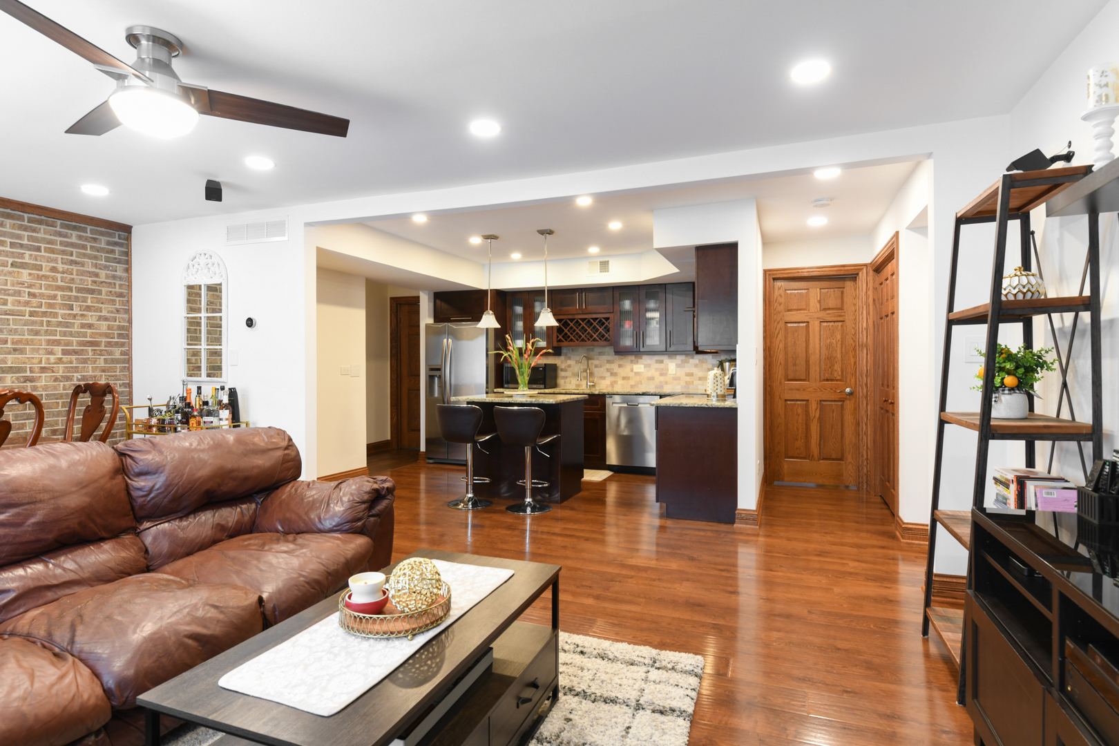 9051 S Roberts Road #307, Hickory Hills, IL 60457