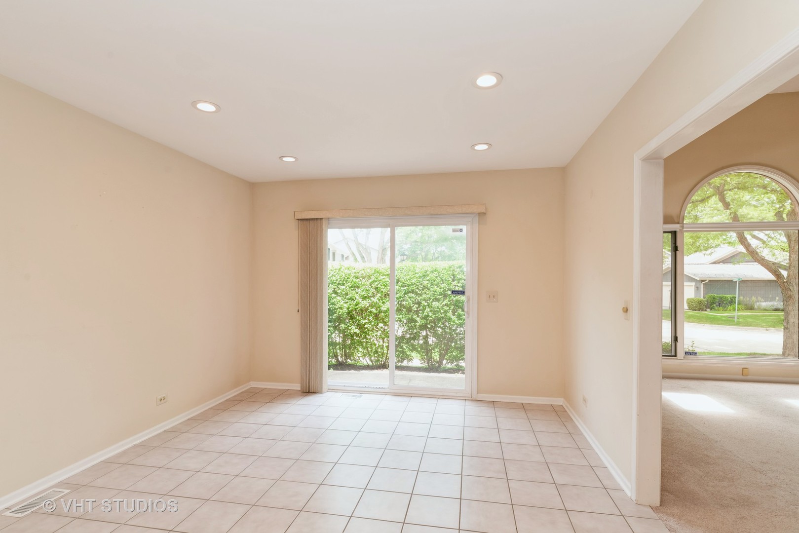 810 Braeman Court, Libertyville, IL 60048