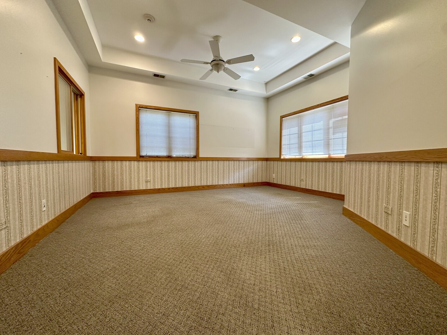 6400 W College Drive, Palos Heights, IL 60463