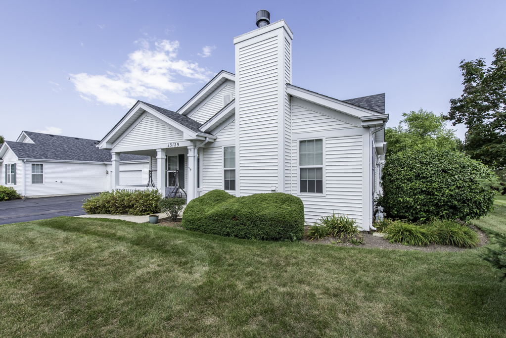13129 W Shannon Drive #13129, Beach Park, IL 60083