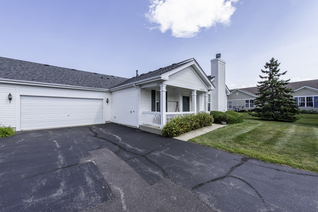 13129 W Shannon Drive #13129, Beach Park, IL 60083