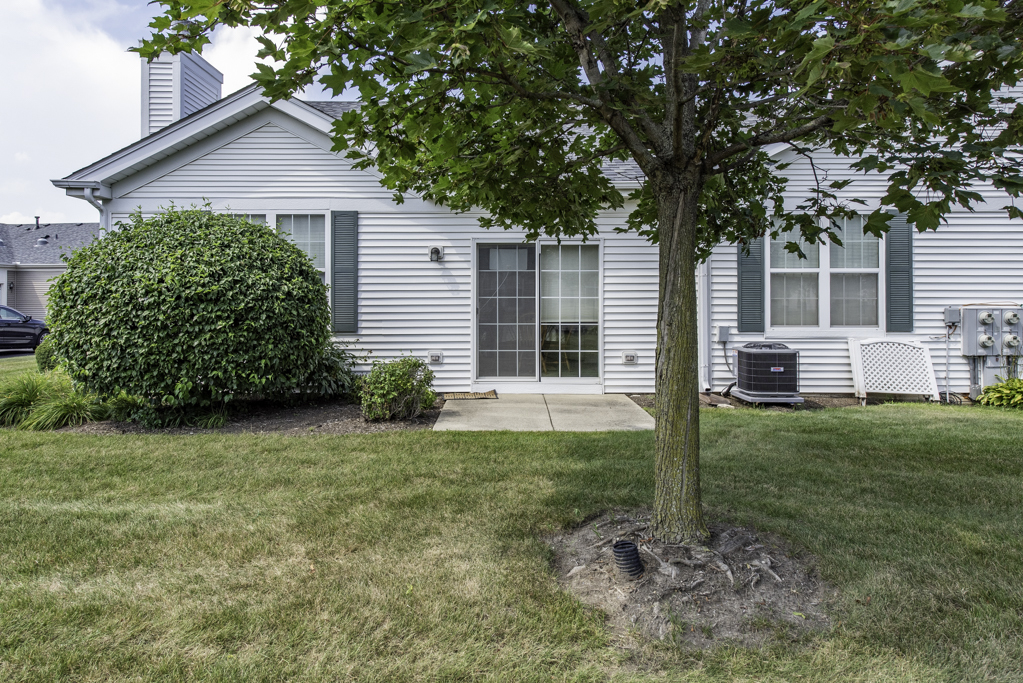 13129 W Shannon Drive #13129, Beach Park, IL 60083