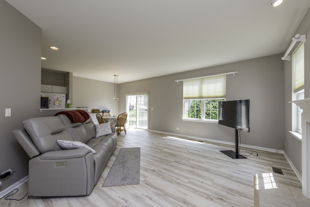 13129 W Shannon Drive #13129, Beach Park, IL 60083