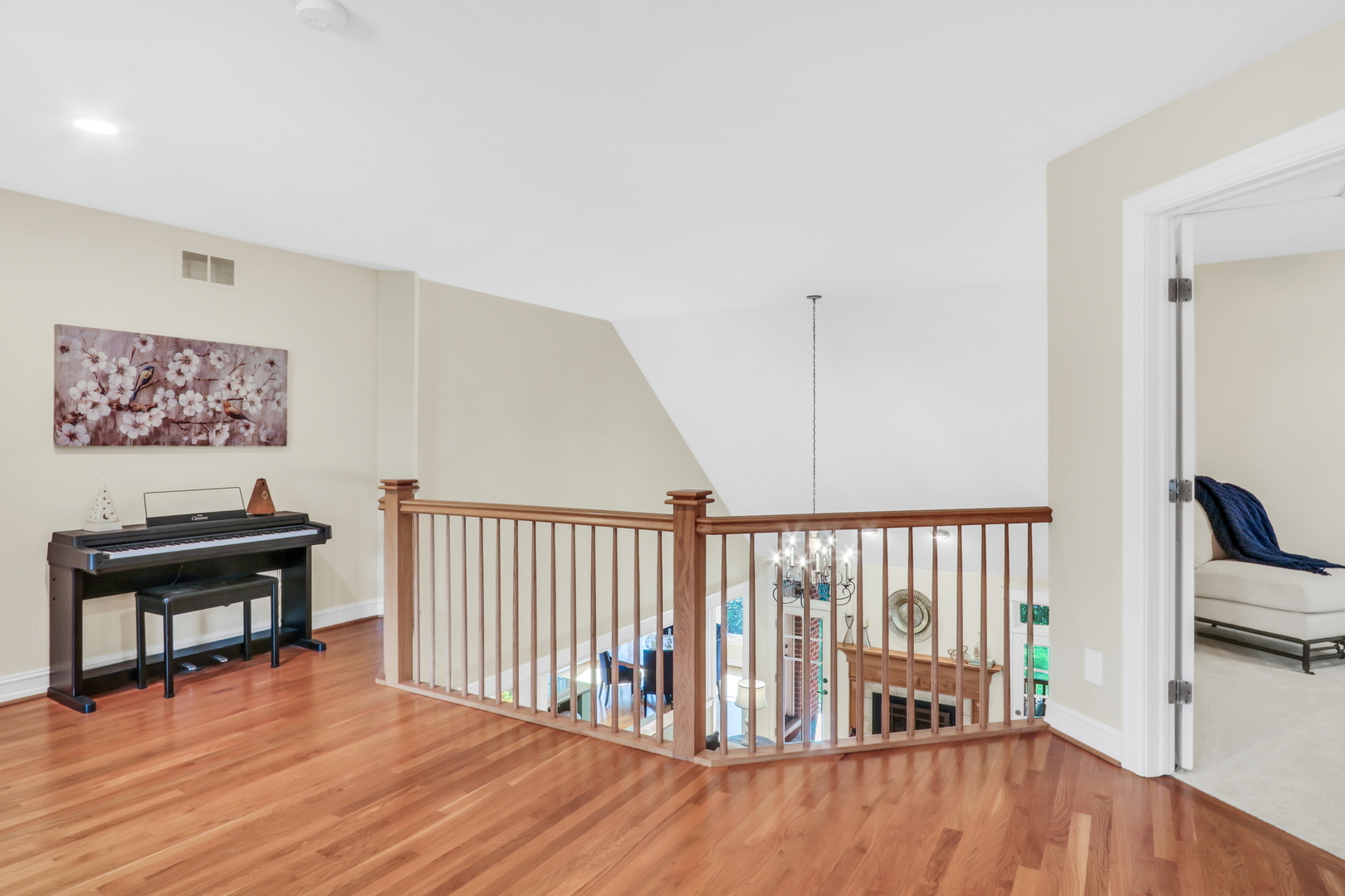 5684 Wolf Road, Western Springs, IL 60558