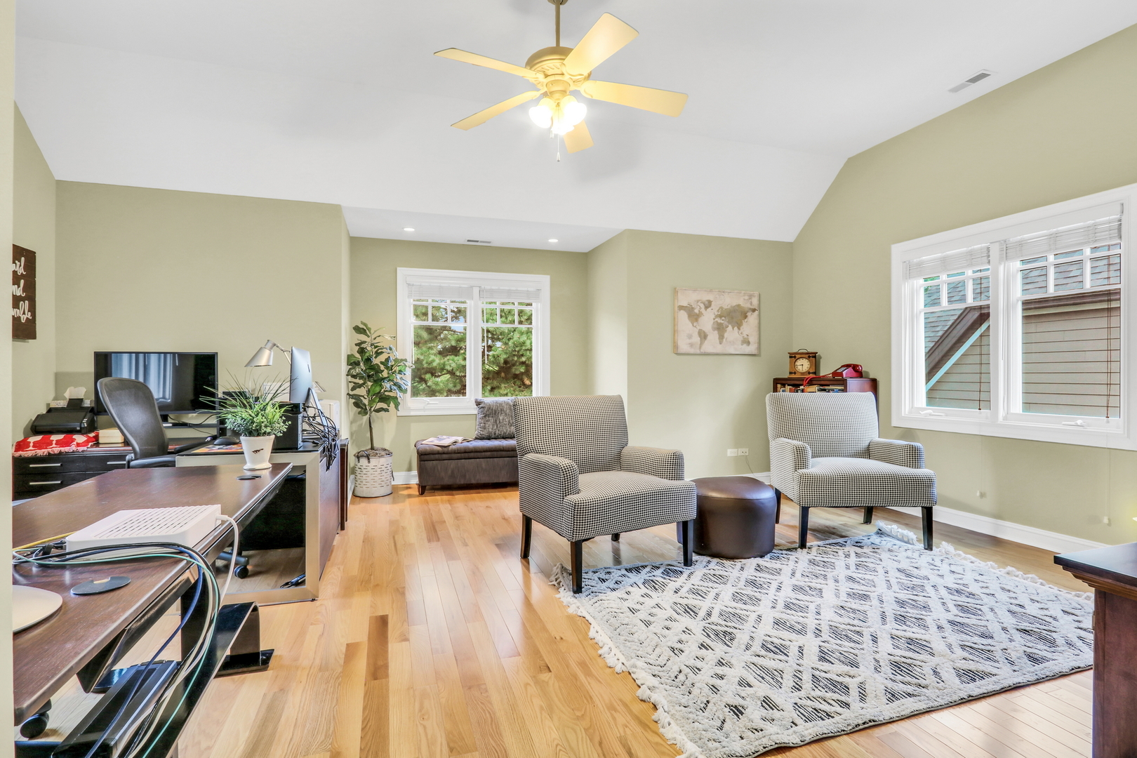 5684 Wolf Road, Western Springs, IL 60558