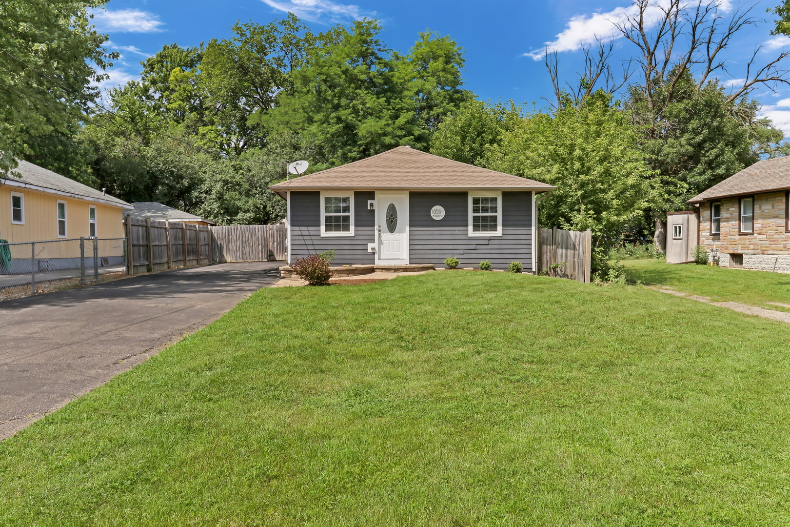 18564 W Main Street, Grayslake, IL 60030