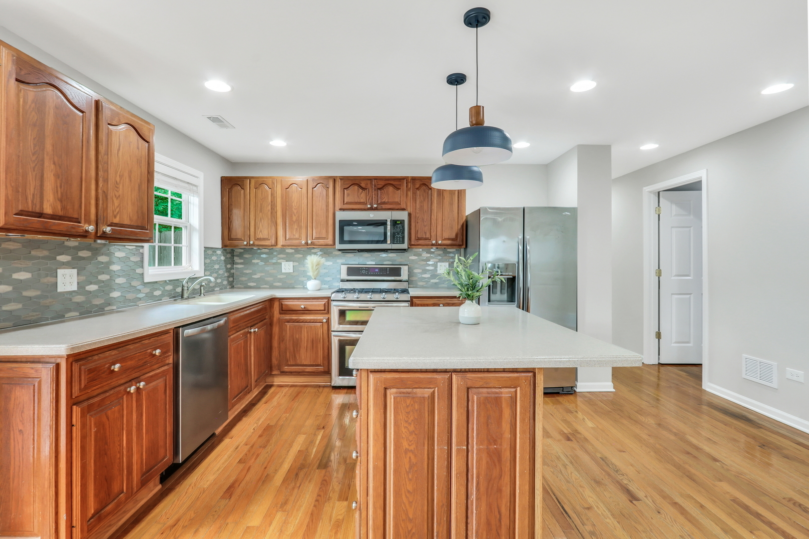 18564 W Main Street, Grayslake, IL 60030