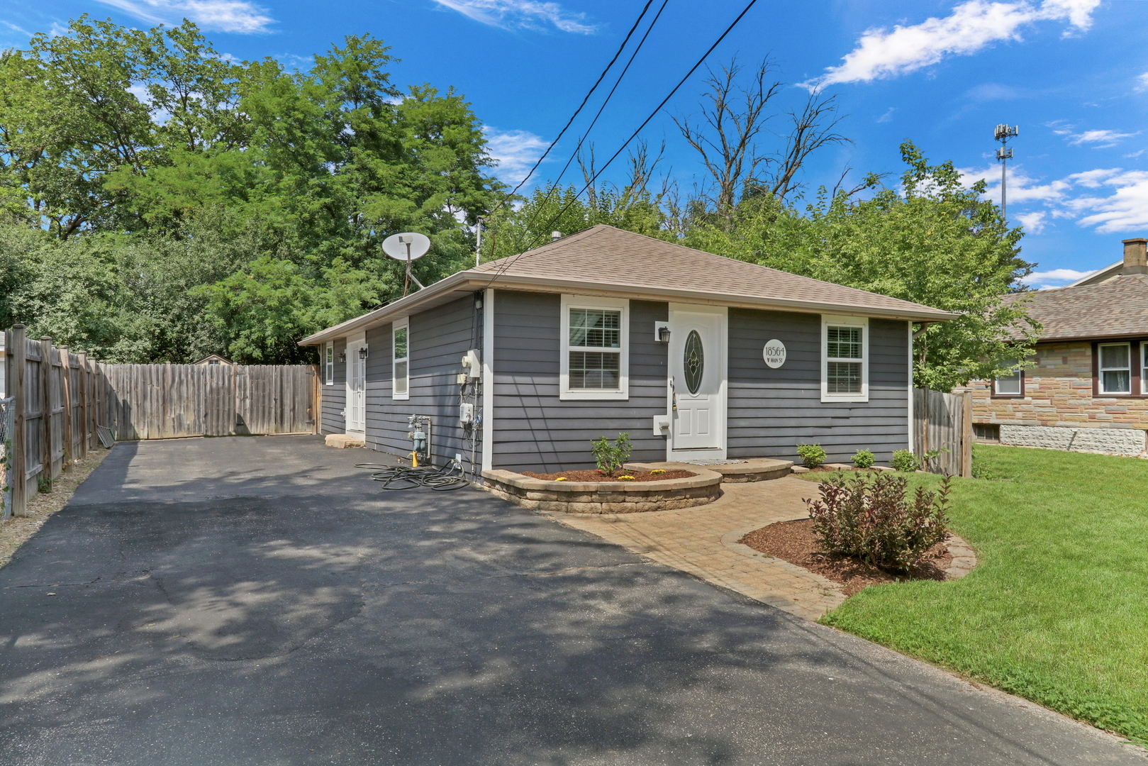 18564 W Main Street, Grayslake, IL 60030