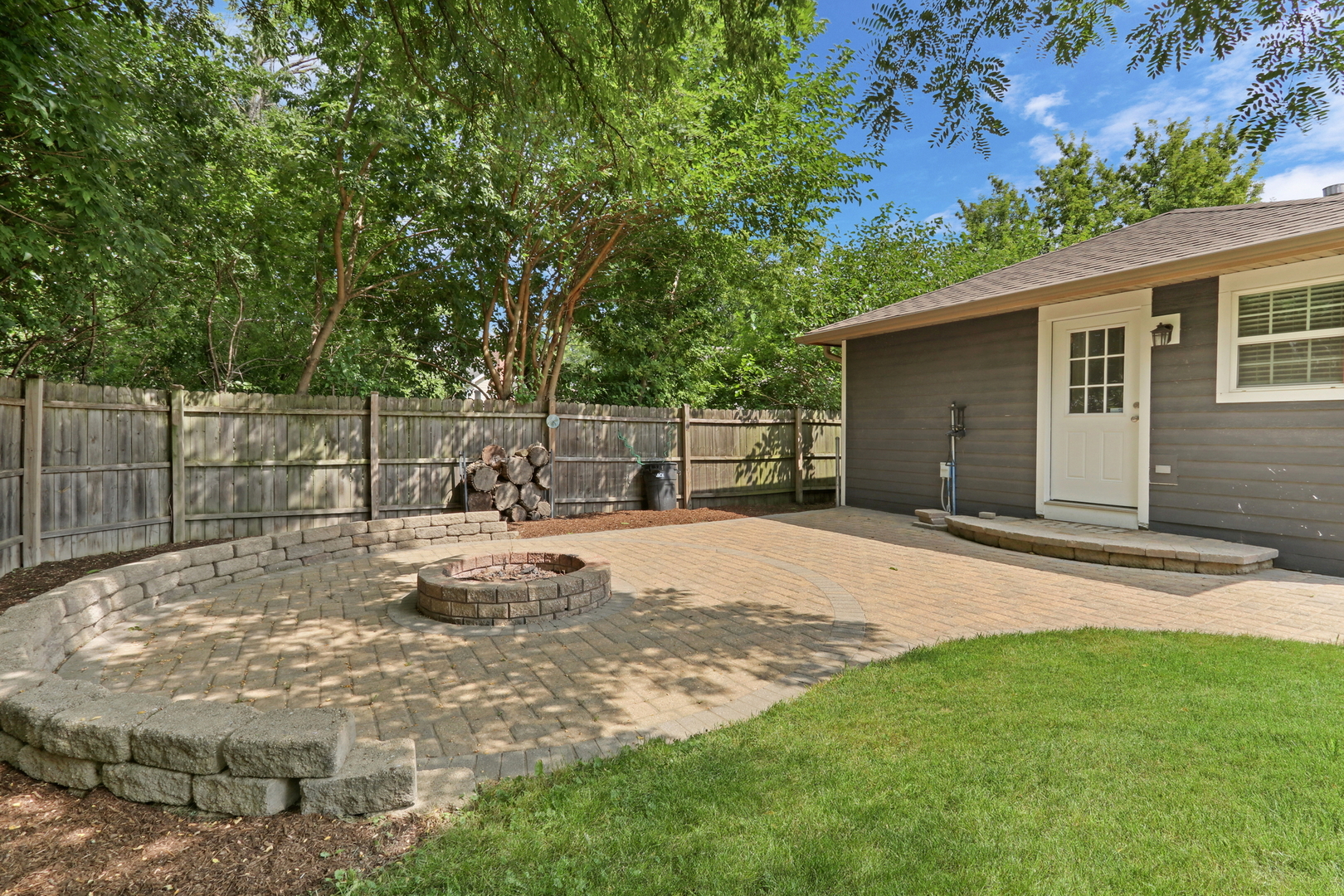 18564 W Main Street, Grayslake, IL 60030