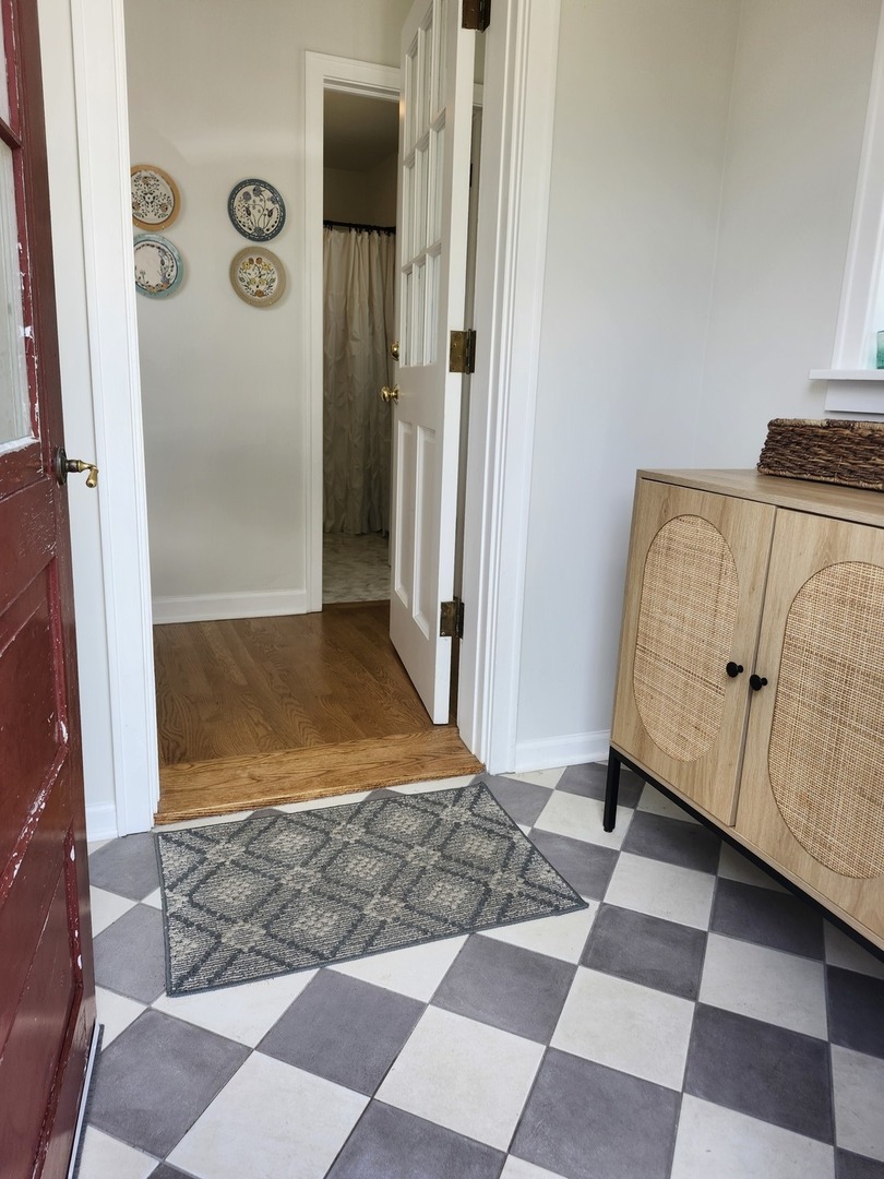 18 E Wood Street, Palatine, IL 60067