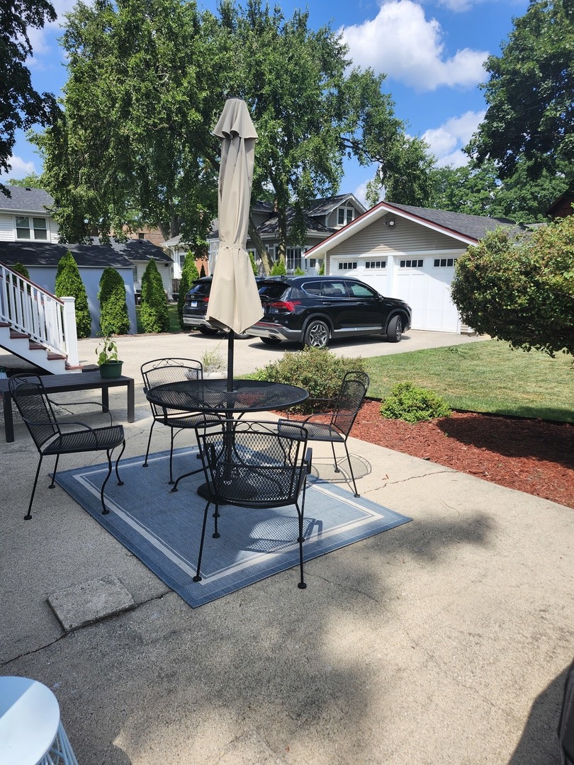 18 E Wood Street, Palatine, IL 60067
