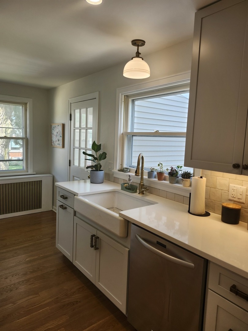 18 E Wood Street, Palatine, IL 60067