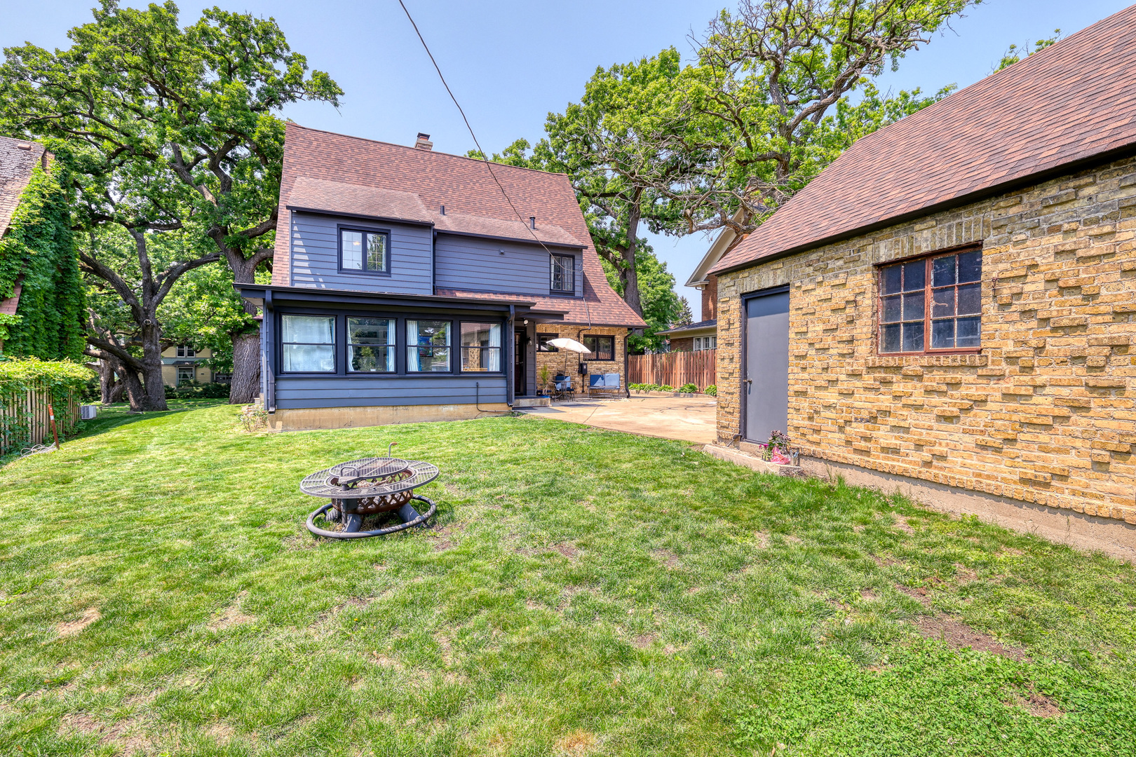 41 Hamilton Avenue, Elgin, IL 60123