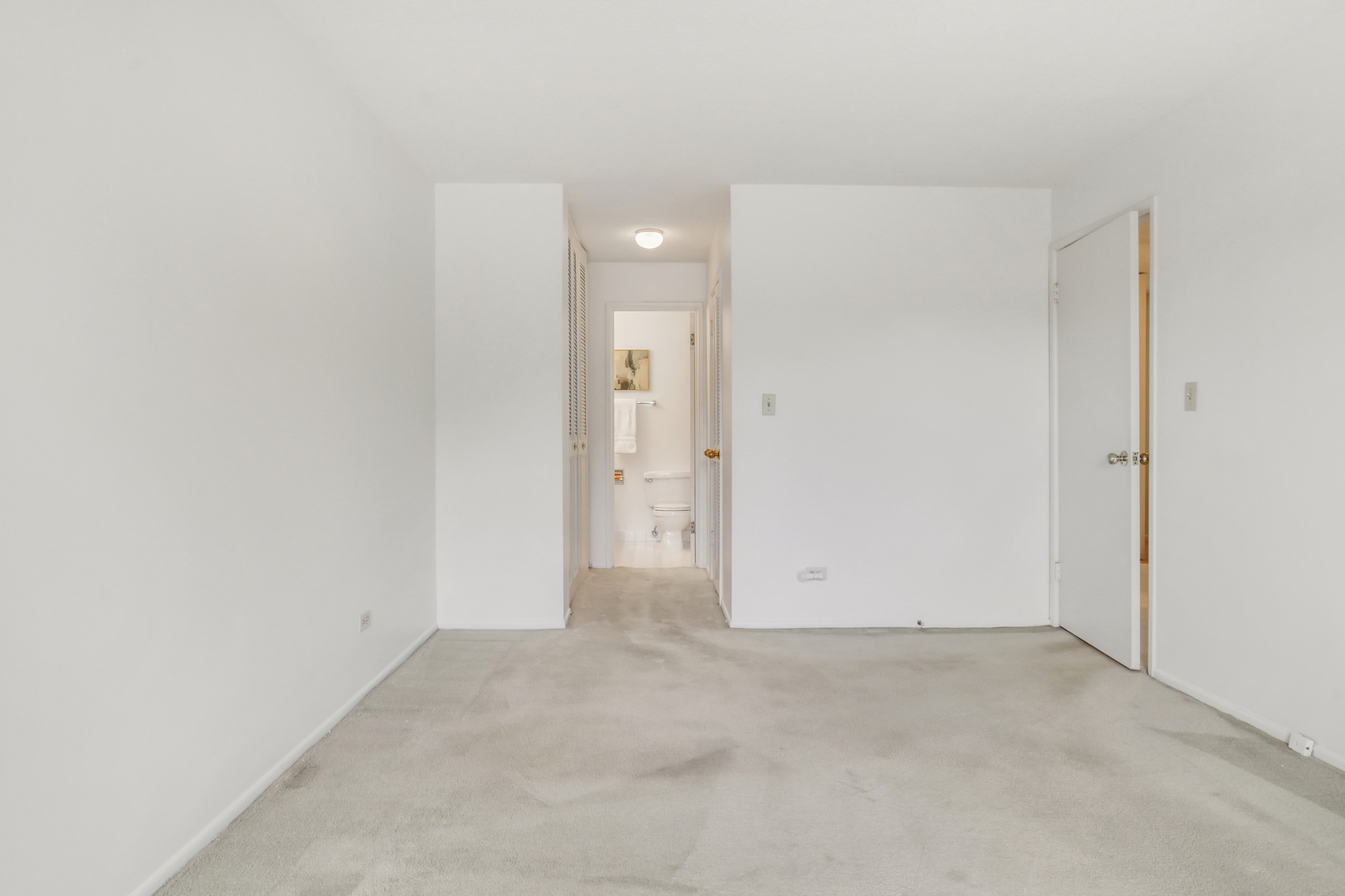 1107 S Old Wilke Road #201, Arlington Heights, IL 60005