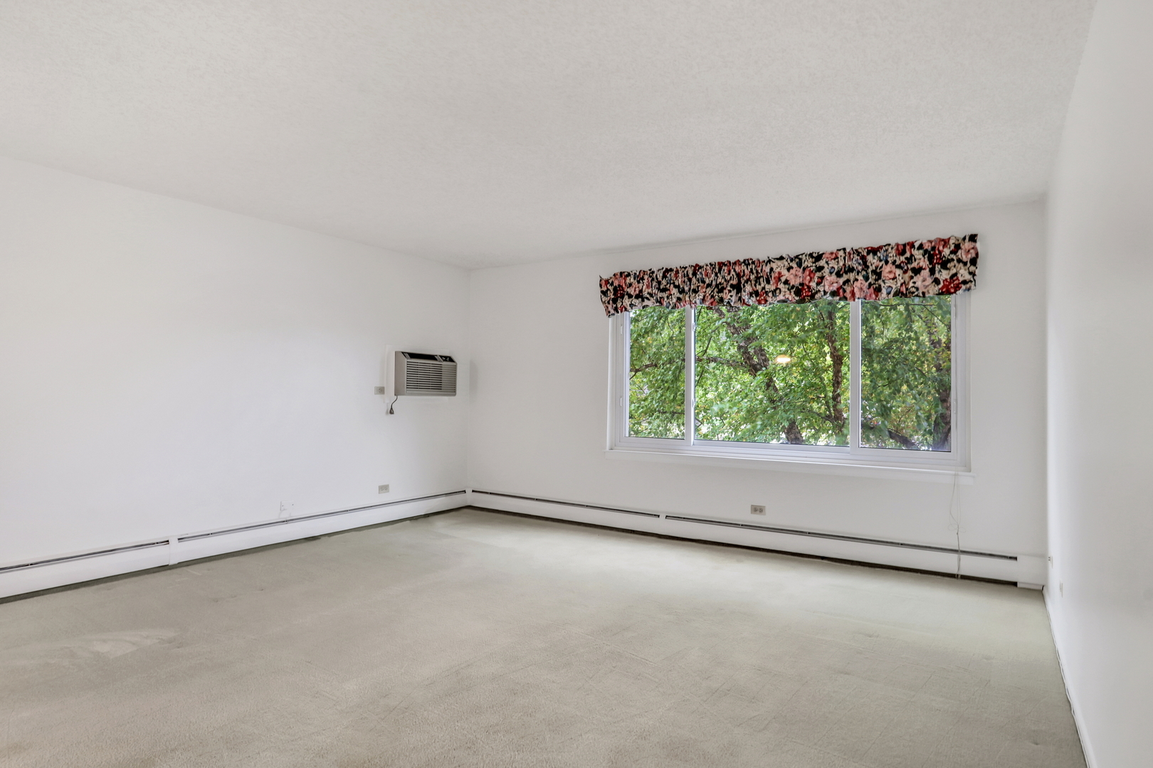 1107 S Old Wilke Road #201, Arlington Heights, IL 60005