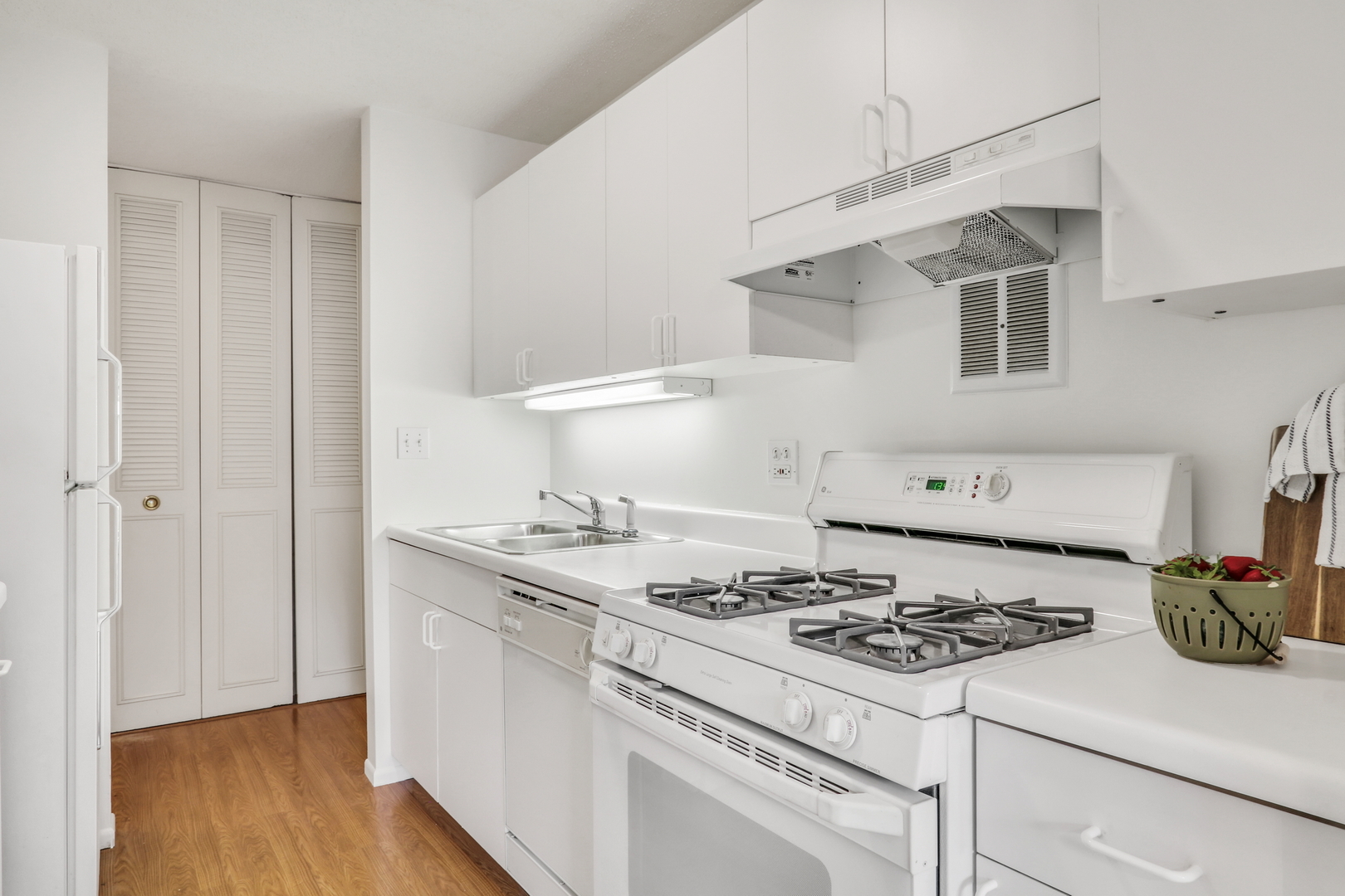 1107 S Old Wilke Road #201, Arlington Heights, IL 60005