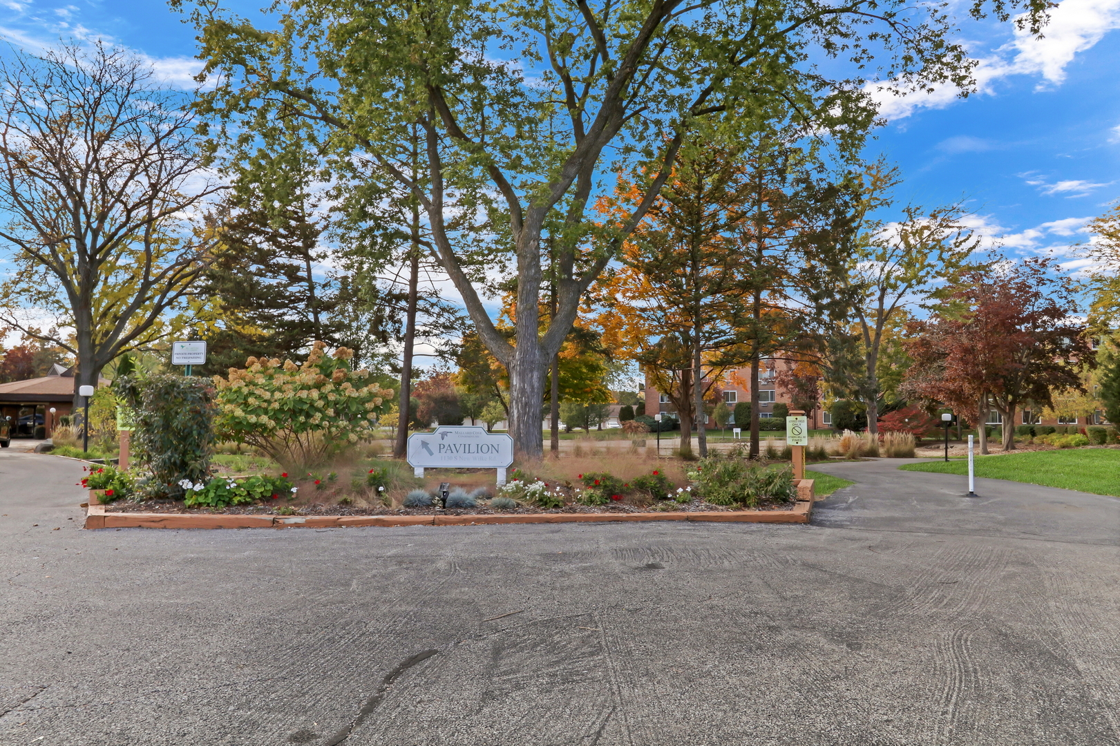 1107 S Old Wilke Road #201, Arlington Heights, IL 60005