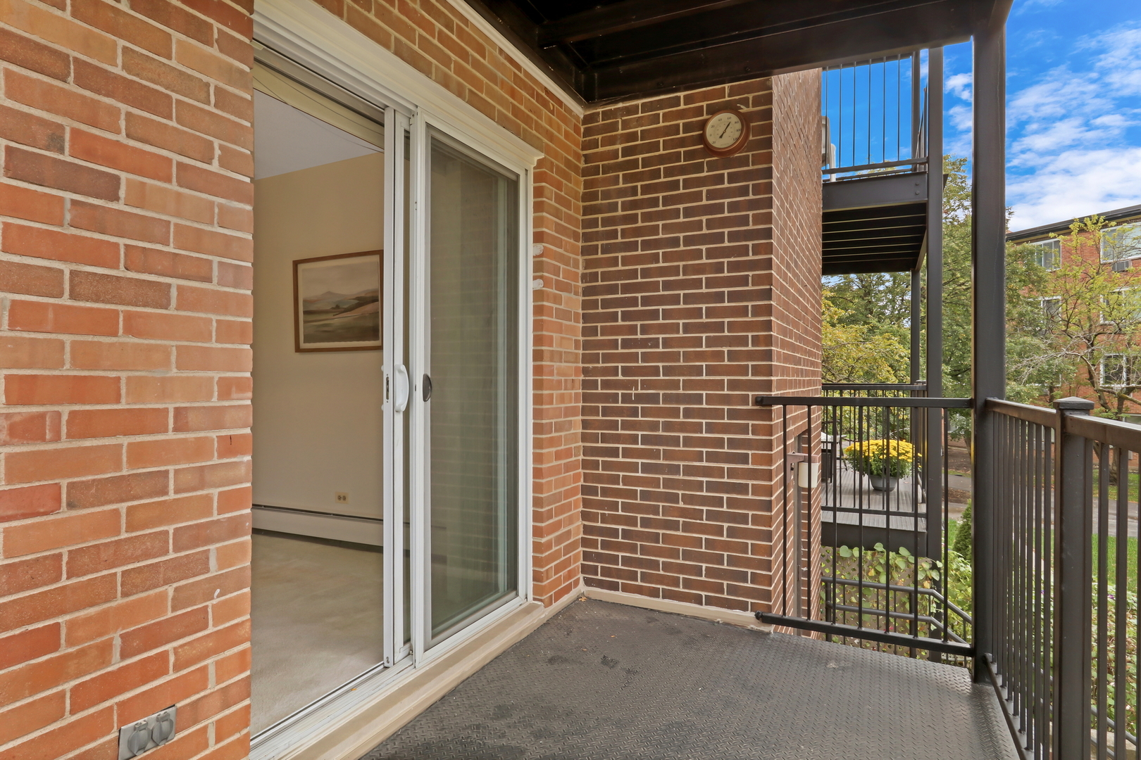 1107 S Old Wilke Road #201, Arlington Heights, IL 60005