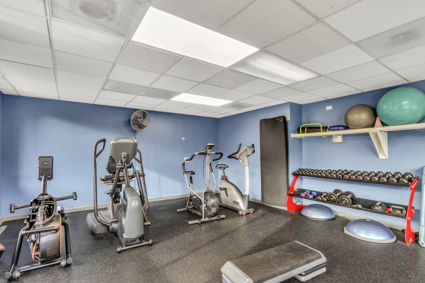 1107 S Old Wilke Road #201, Arlington Heights, IL 60005