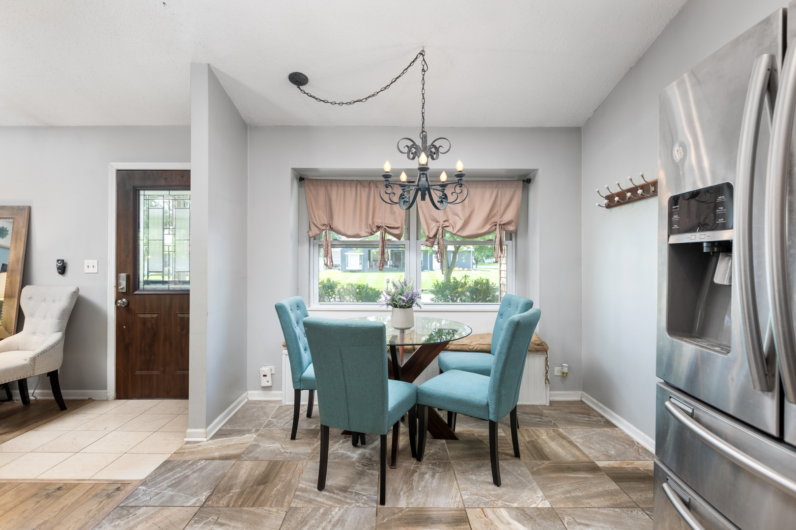 417 TRAVELAIRE Avenue, Naperville, IL 60565