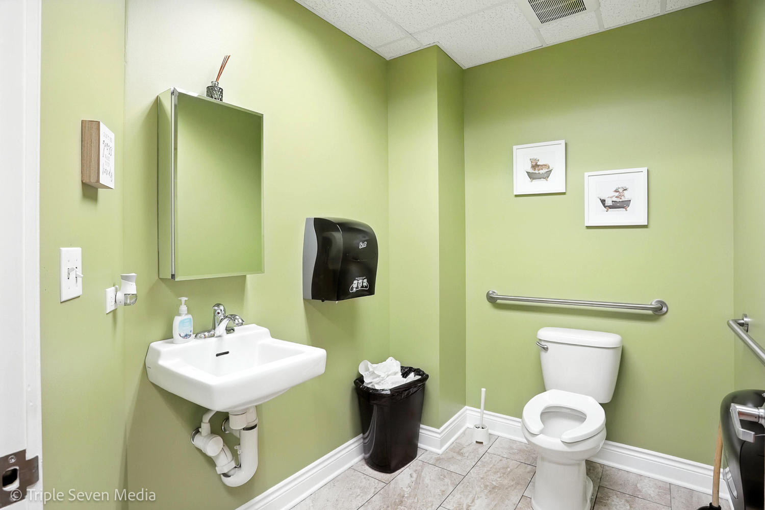 9000 W 79th Street, Justice, IL 60458