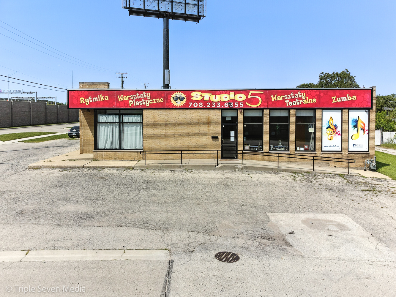 9000 W 79th Street, Justice, IL 60458