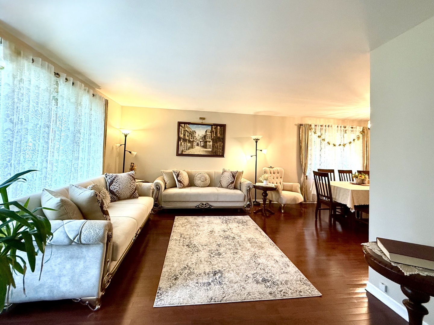 9s525 ALLISON Court, Willowbrook, IL 60527