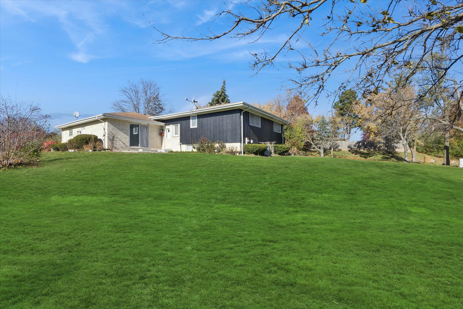 9s525 ALLISON Court, Willowbrook, IL 60527