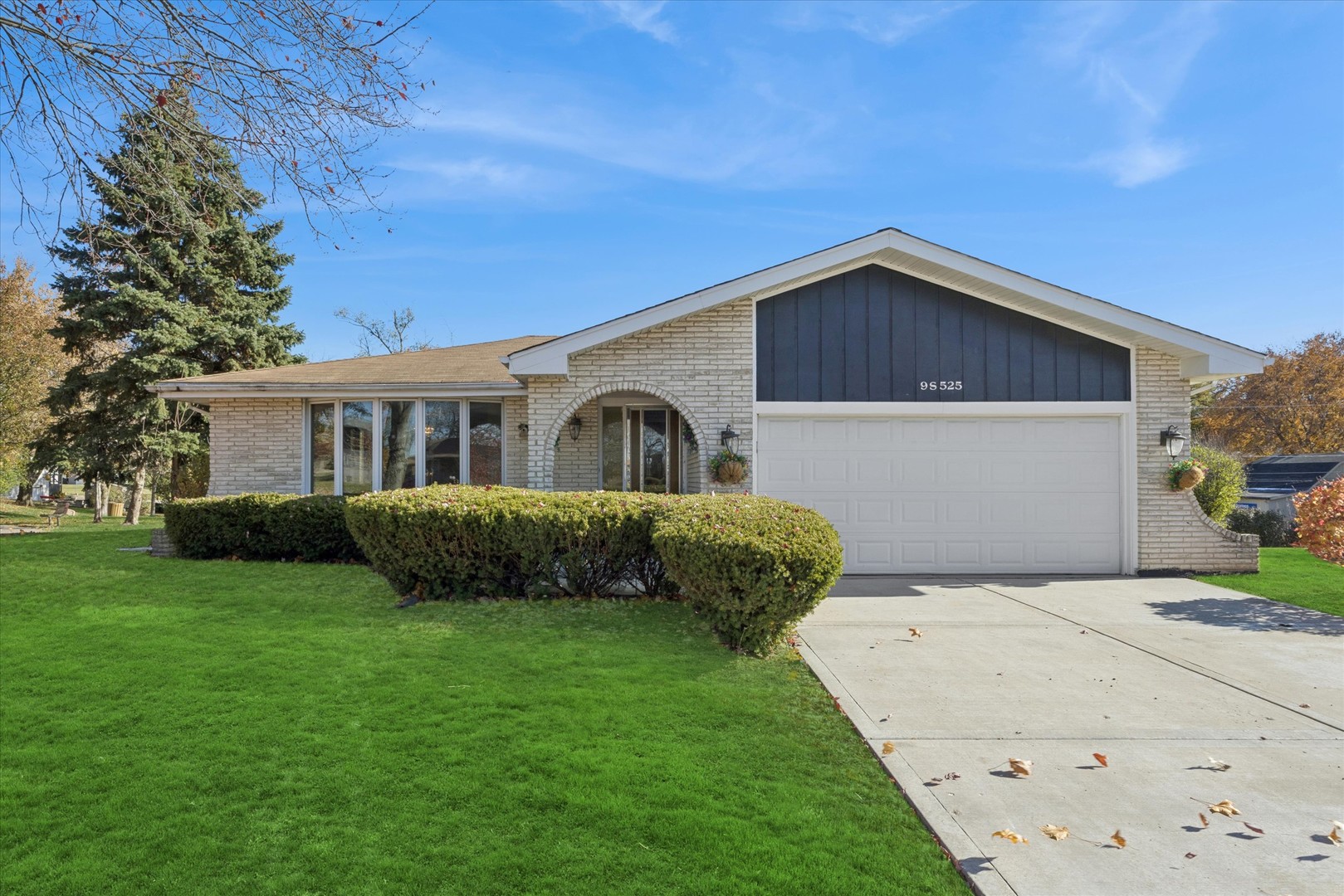 9s525 ALLISON Court, Willowbrook, IL 60527