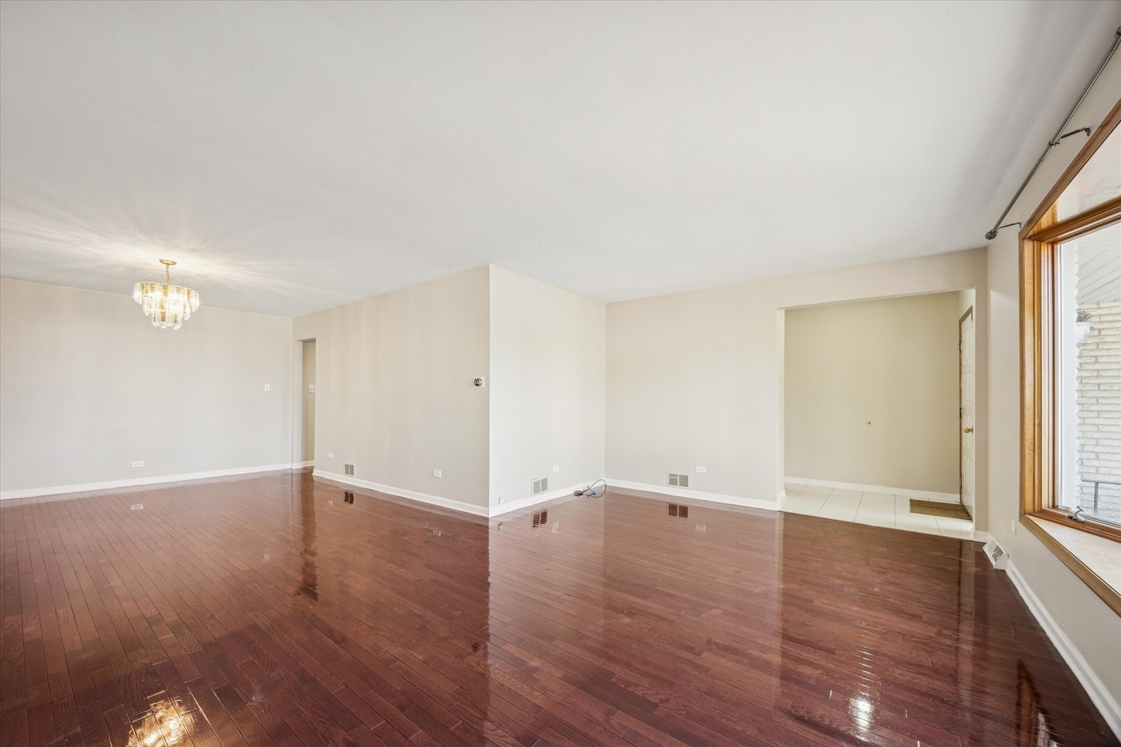 9s525 ALLISON Court, Willowbrook, IL 60527