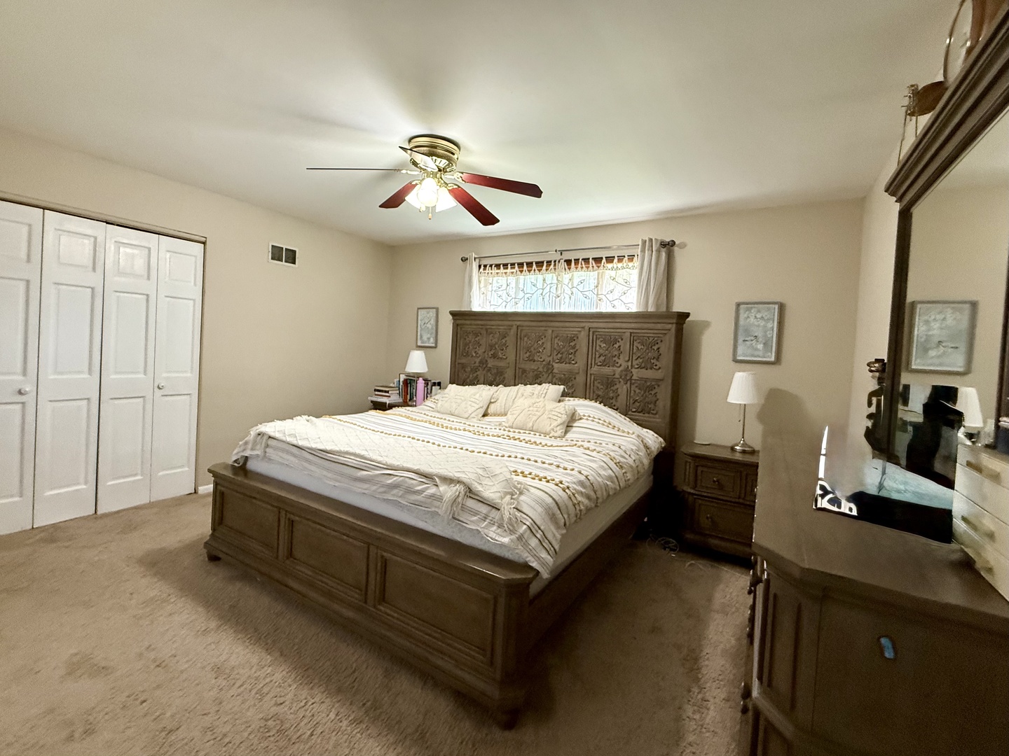 9s525 ALLISON Court, Willowbrook, IL 60527