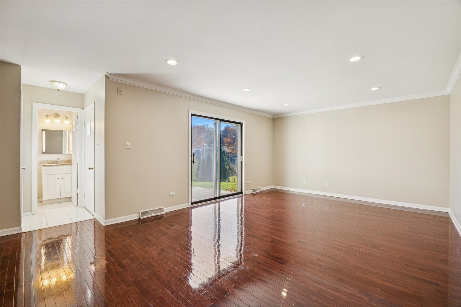 9s525 ALLISON Court, Willowbrook, IL 60527