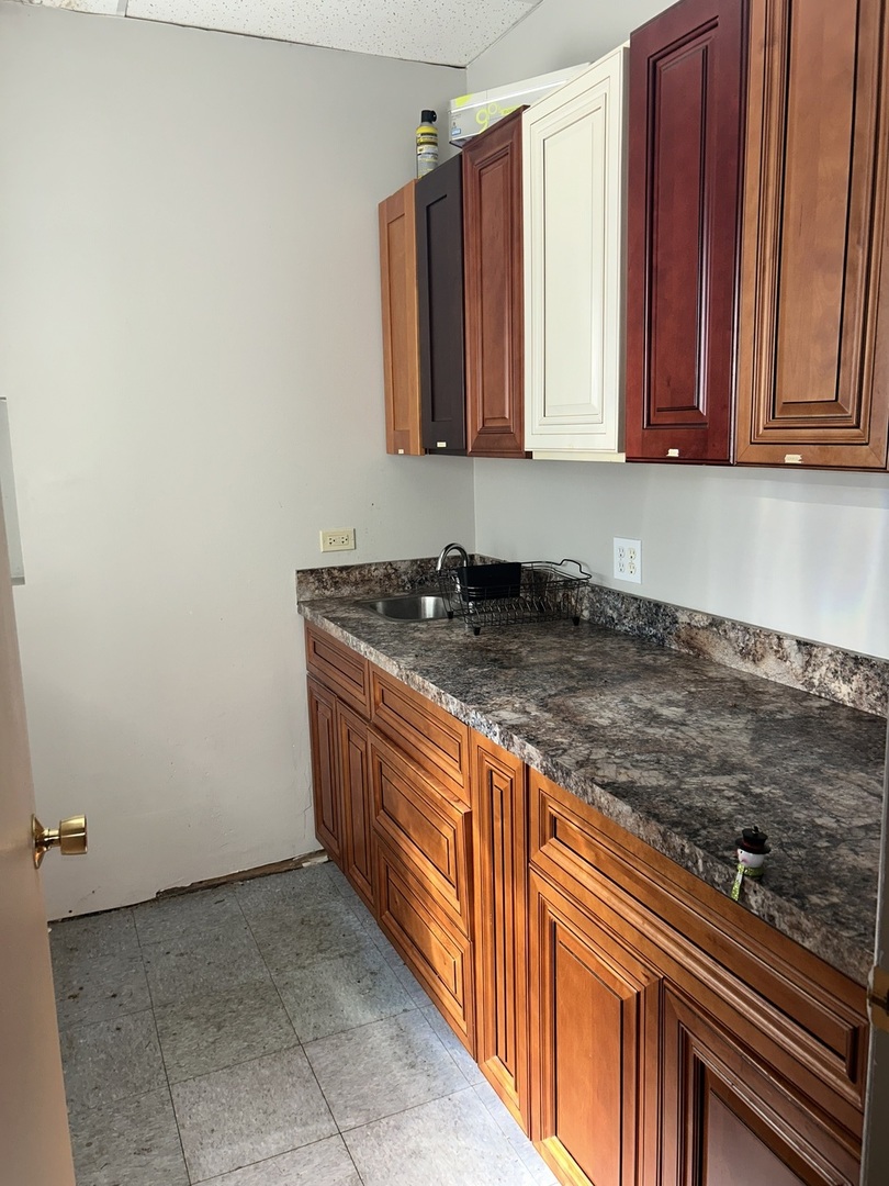 12271 WALKER Road, Lemont, IL 60439
